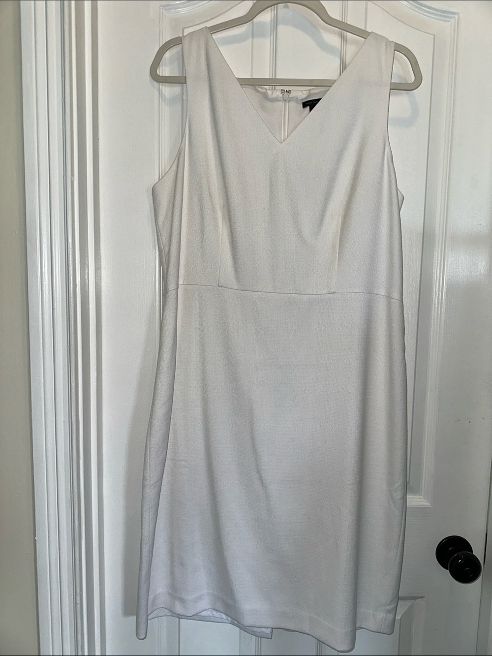 Ann Taylor White V-Neck Midi Sheath Dress- Size 14- new without tag - pretty!